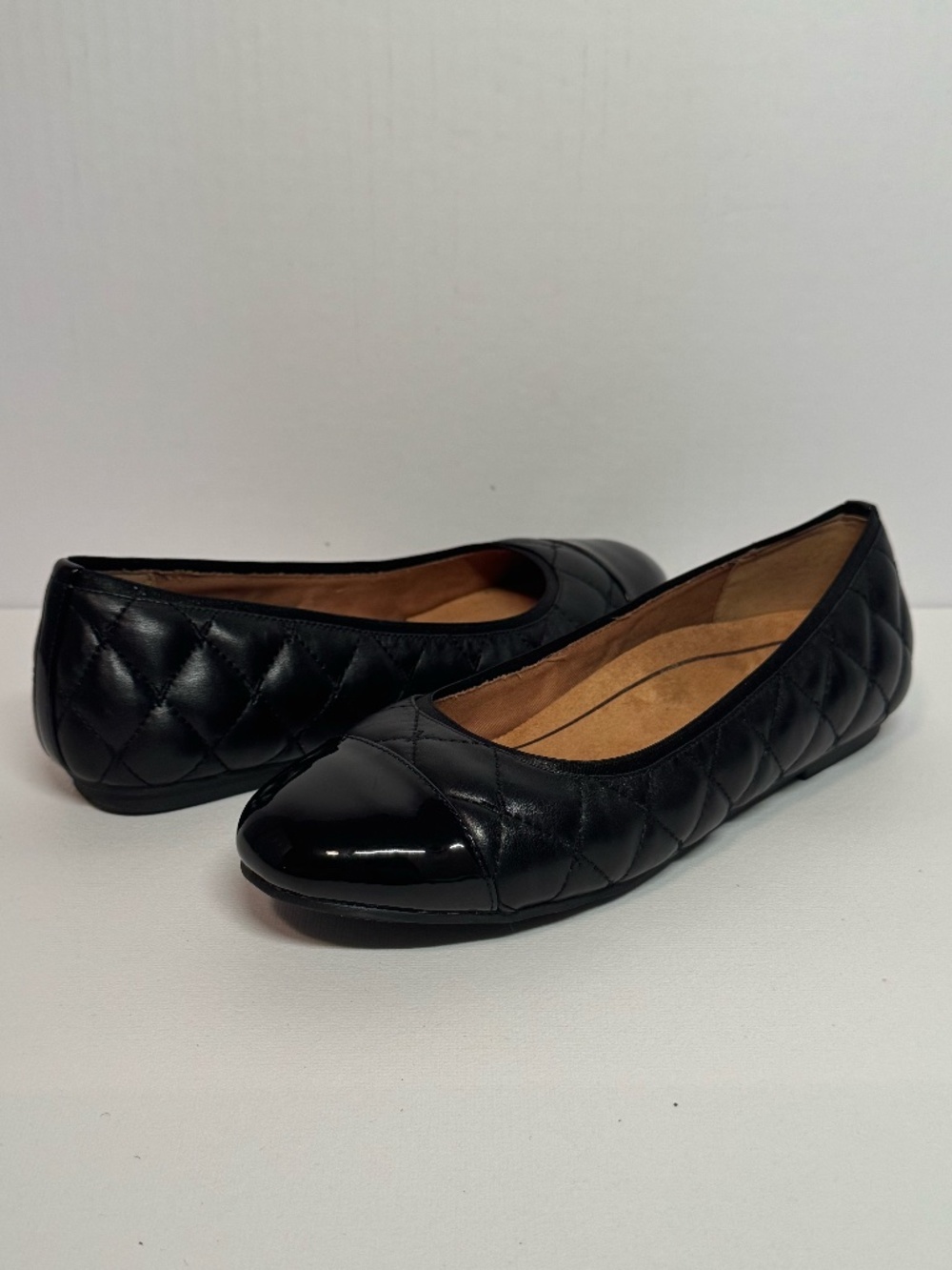 Vionic Desiree Quilted Black Ballet Flats Patent Cap Toe Size 8